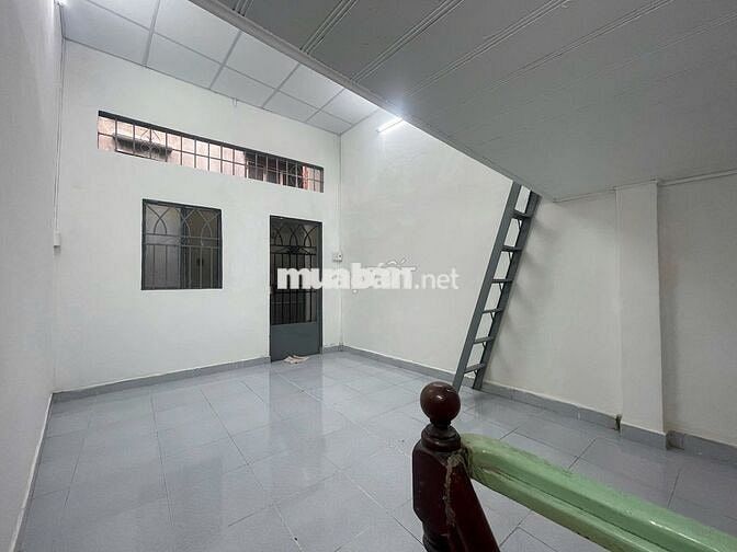 Cho thuê nhà 1 lầu Nguyễn Tri Phương gần mặt tiền