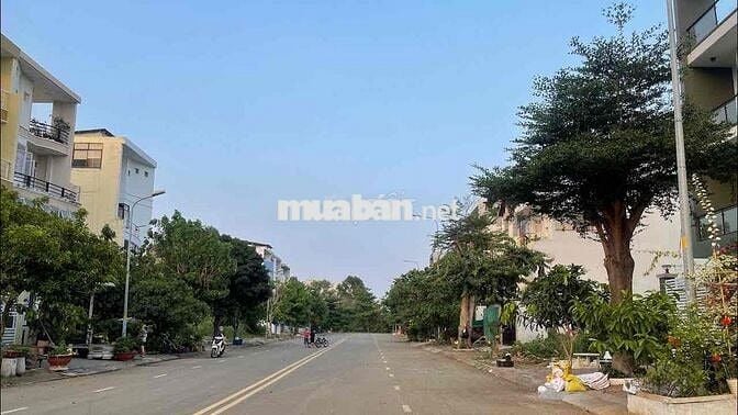 Chủ Ngộp bán gấp 100m2 đất Hà Duy Phiên, Đức Hoà, LA - giá 850Tr SHR