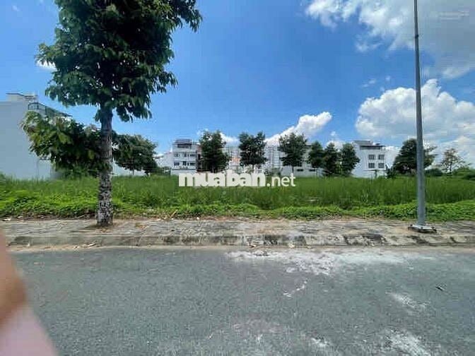 Chủ Ngộp bán gấp 100m2 đất Hà Duy Phiên, Đức Hoà, LA - giá 850Tr SHR