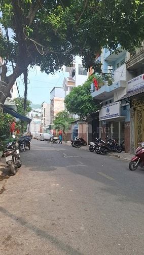 Nhà mặt tiền 79 Ca Văn Thỉnh, Tân Bình, gần 80m2, ngang 4.6m, giá tốt
