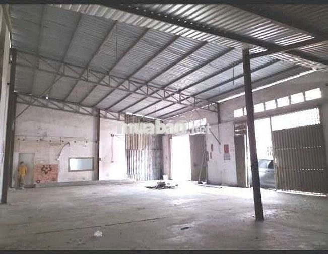 Xưởng và nhà cấp 4 - 250m2 - Gần KCN Vĩnh Lộc