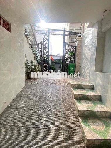 Chính chủ cho thuê Mặt bằng KD. DT 60m2.Trệt lững. Đường CMT8, Quận 10