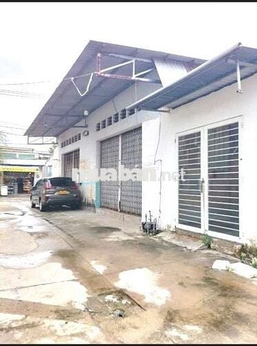Xưởng và nhà cấp 4 - 250m2 - Gần KCN Vĩnh Lộc