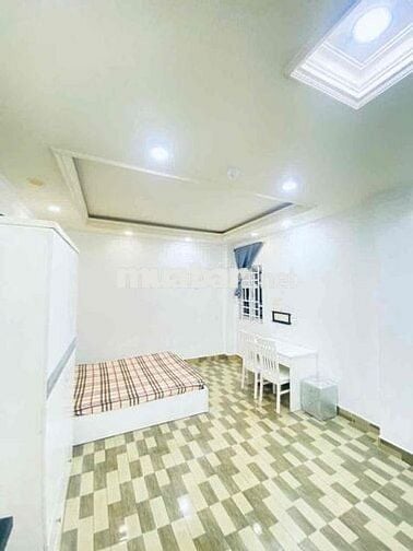 Chính chủ cho thuê Mặt bằng KD. DT 60m2.Trệt lững. Đường CMT8, Quận 10