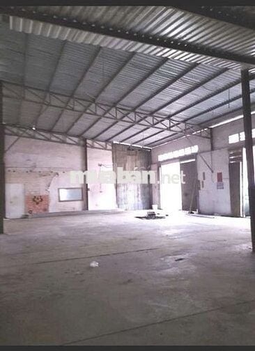 Xưởng và nhà cấp 4 - 250m2 - Gần KCN Vĩnh Lộc