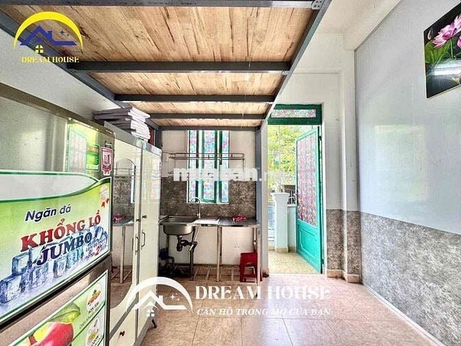 có bancol, mặt tiền đường, cách vhu 10' đi xe, hỗ trợ 200 tiền chuyển