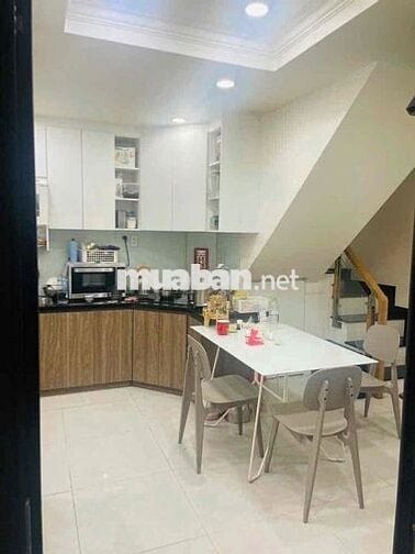Cho thuê nhà đẹp Nguyễn Xí 4.1x18m, 2 lầu 5pn, nhà mới giá 22 triệu