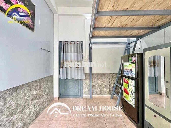 có bancol, mặt tiền đường, cách vhu 10' đi xe, hỗ trợ 200 tiền chuyển