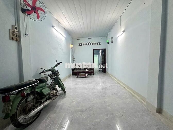 Giá:14.5tr Nội That Mặt tiền Nguyễn Lâm,Trệt lững ,Phòng Khách 2PN,1WC