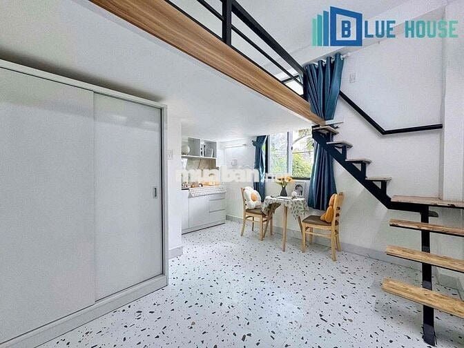Căn hộ duplex cửa sổ siêu thoáng sau lưng HUIT ở được 2-3 bạn 😍