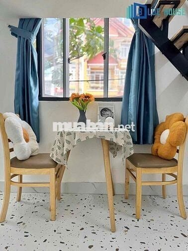Căn hộ duplex cửa sổ siêu thoáng sau lưng HUIT ở được 2-3 bạn 😍