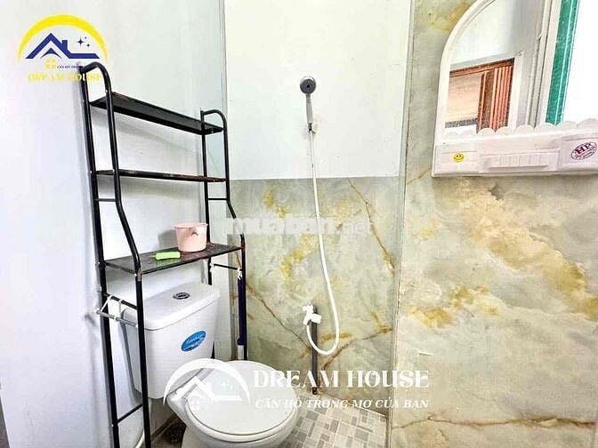 có bancol, mặt tiền đường, cách vhu 10' đi xe, hỗ trợ 200 tiền chuyển