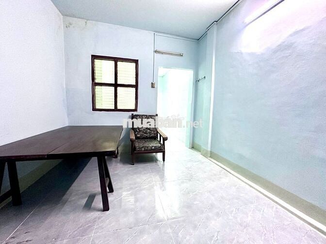Giá:14.5tr Nội That Mặt tiền Nguyễn Lâm,Trệt lững ,Phòng Khách 2PN,1WC