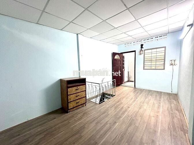 Giá:14.5tr Nội That Mặt tiền Nguyễn Lâm,Trệt lững ,Phòng Khách 2PN,1WC