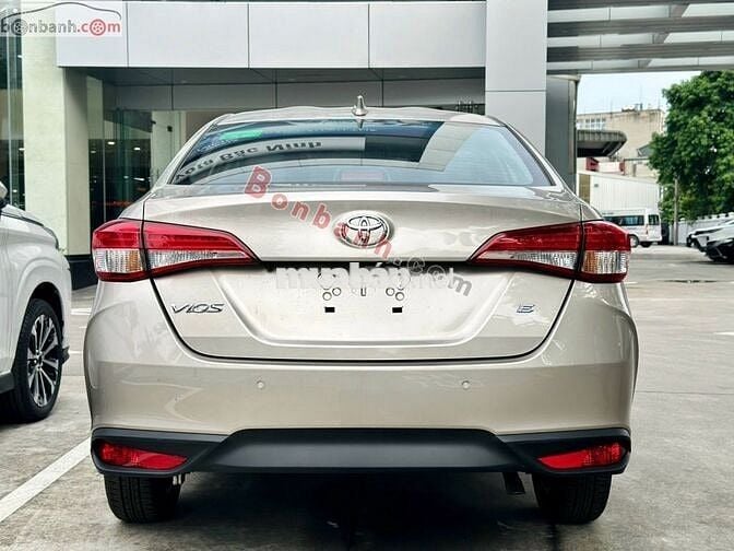 Toyota Vios E MT, Xe được trang bị kiểu dáng mới