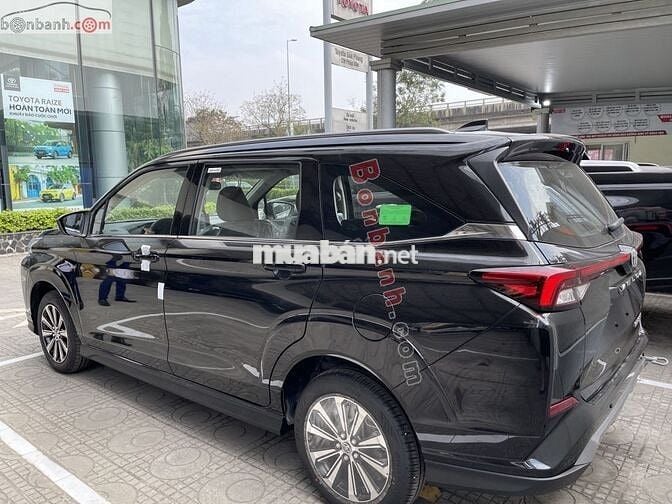 GIAO NGAY Toyota Veloz Cross 1.5 CVT 7 chỗ