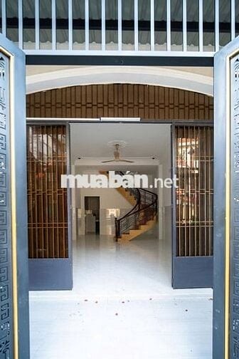 xe hơi vào nhà -  nhà mới - 80/30A Trần Quang Diệu, p14, Quận 3