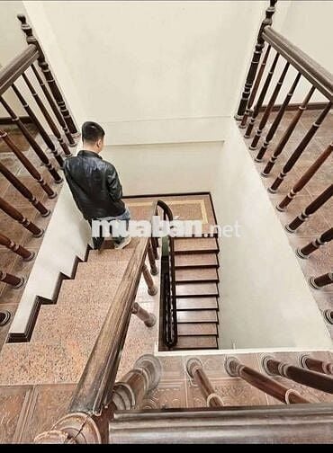 Tôi cần bán nhà mặt ngõ 99 Nguyễn Chí Thanh 5tầng nhà 2mặt ngõ ô tô