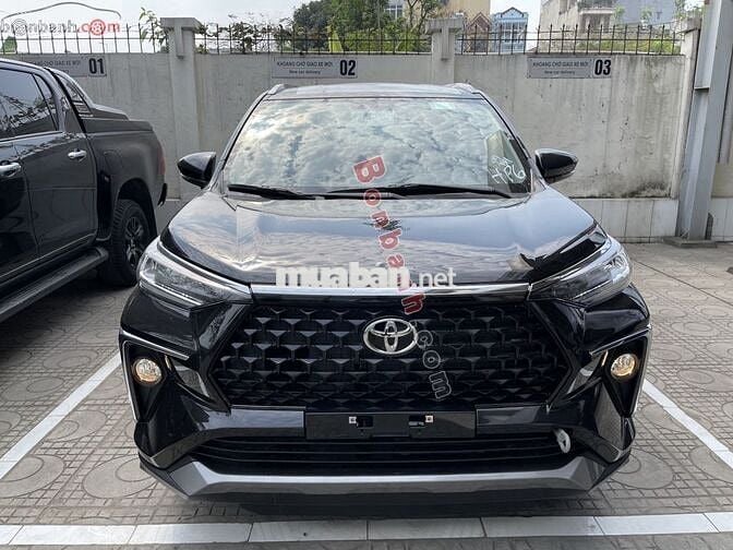 GIAO NGAY Toyota Veloz Cross 1.5 CVT 7 chỗ