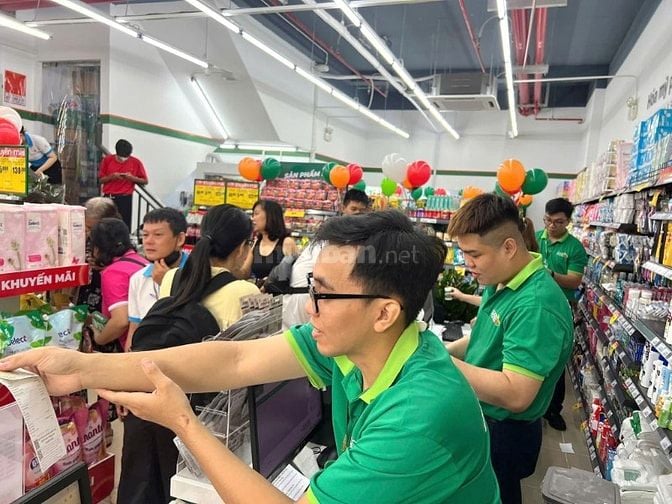Tuyển gấp nhân sự trung tuổi tạp vụ hoặc phụ quầy hàng trong siêu thị