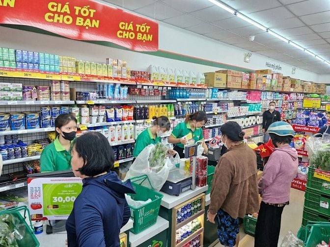 Tuyển gấp nhân sự trung tuổi tạp vụ hoặc phụ quầy hàng trong siêu thị