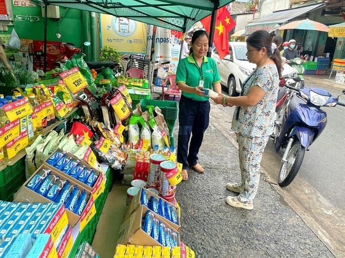 Tuyển gấp nhân sự trung tuổi tạp vụ hoặc phụ quầy hàng trong siêu thị