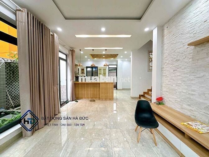 Biệt thự sân vườn 10x20 có nội thất gần UBND Quận 12