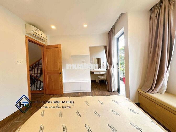 Biệt thự sân vườn 10x20 có nội thất gần UBND Quận 12
