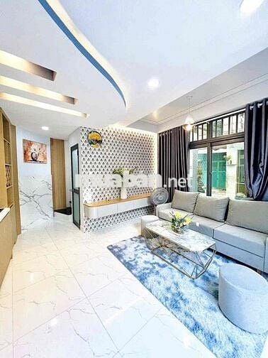 Nhà đẹp Cách Lạc Long Quân 100m2, Tân Bình TPHCM 5 tầng, 3PN, 4WC giá
