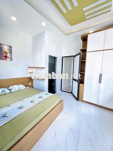 Nhà đẹp Cách Lạc Long Quân 100m2, Tân Bình TPHCM 5 tầng, 3PN, 4WC giá