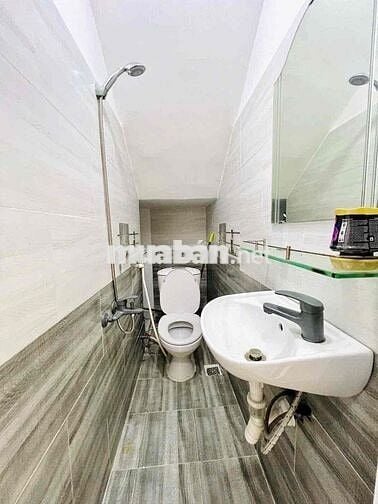 Nhà đẹp Cách Lạc Long Quân 100m2, Tân Bình TPHCM 5 tầng, 3PN, 4WC giá