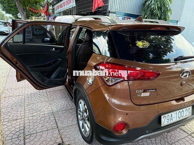 Hyundai i20 2015 1.4 AT - 66000 km