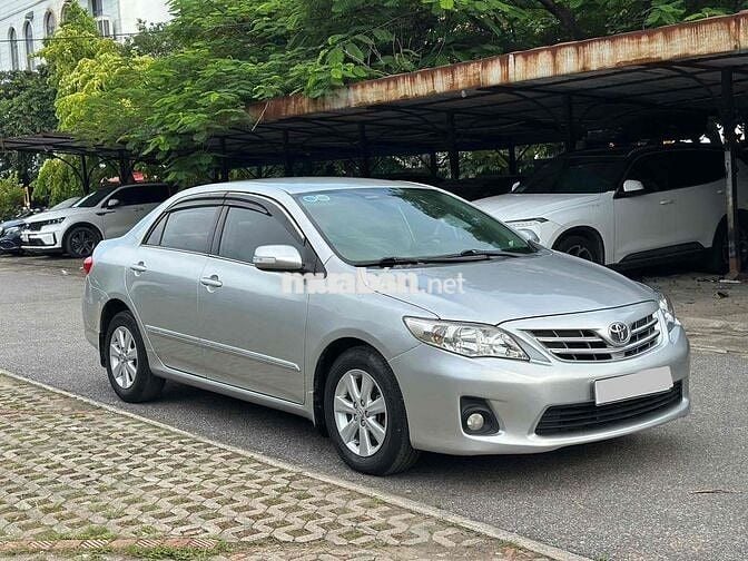 Toyota Corolla Altis 2014 1.8G AT - 120000 km