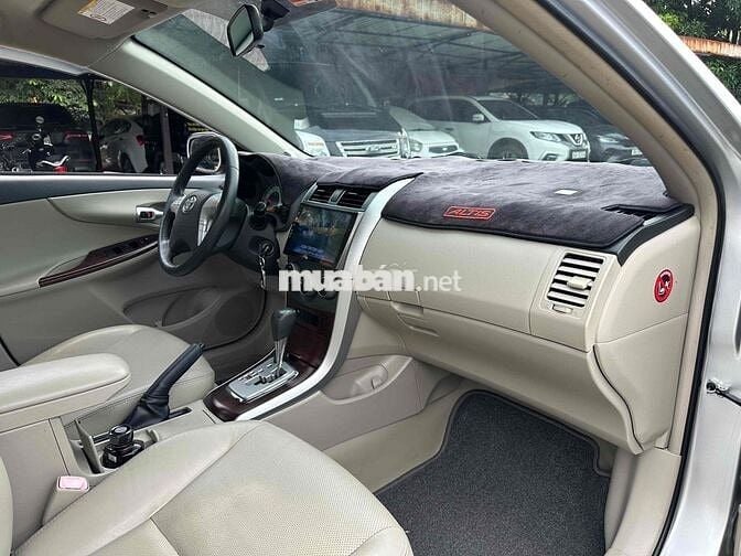 Toyota Corolla Altis 2014 1.8G AT - 120000 km