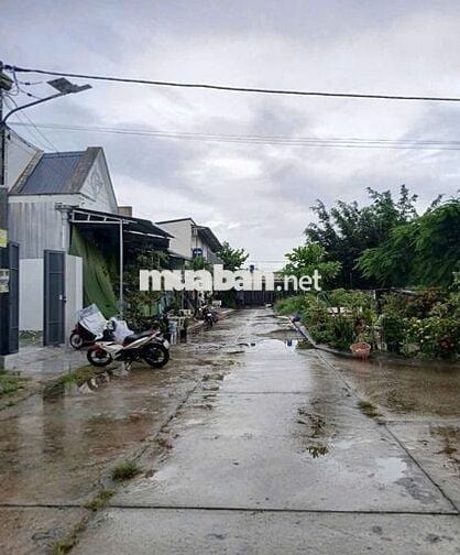Nhà Thới Tam Thôn Hóc Môn dt 80m2 chỉ 810 TRIỆU Sổ hồng riêng đầy đủ.
