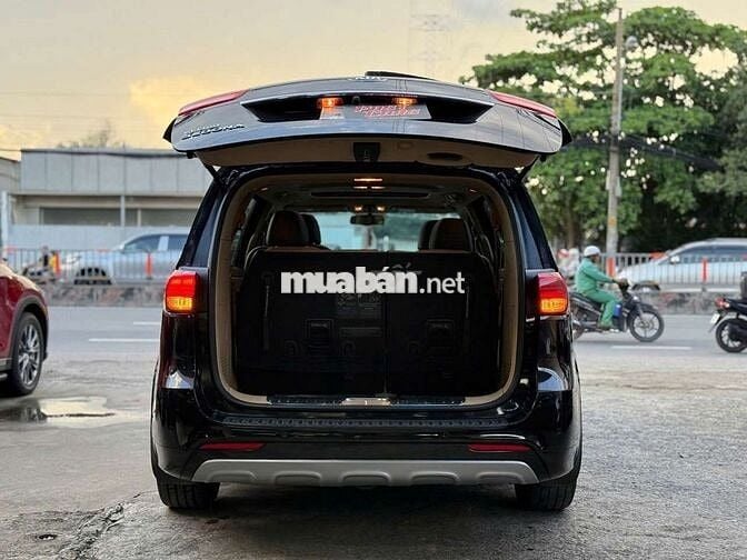 Kia Sedona 2015 3.3L GAT,máy xăng,màu đen,63.000km