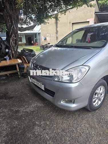 Toyota Innova 2007 G - 250 km