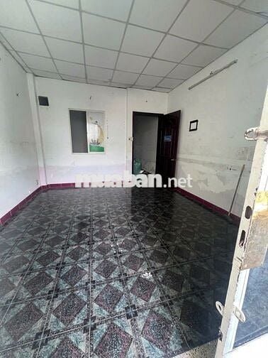 MÌNH CHO THUÊ NHÀ MẶT TIỀN KDOANH GIÁ RẺ SÁT LŨY BÁN BÍCH, CHỈ 20TR
