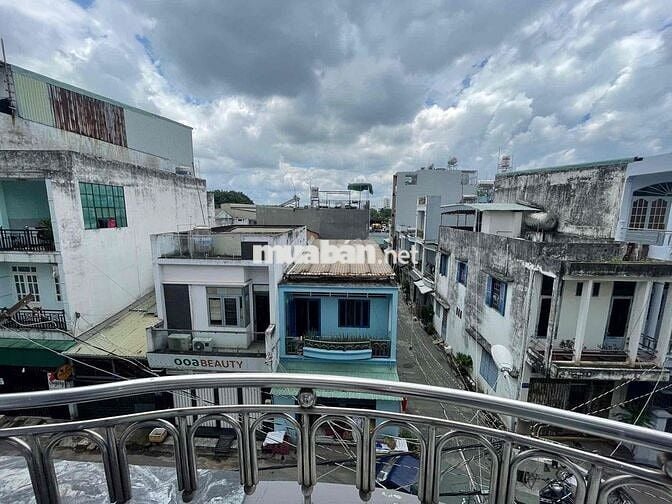 Bán nhà 2 mặt hxh 10m Phan Huy Ích, 3 tầng, ngang 5m, 80m², gara oto