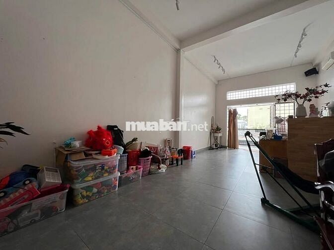 Bán gấp căn nhà 1 trệt 2 lầu ở Trung tâm Gò Dầu 120m2 - SHR- giá 790tr