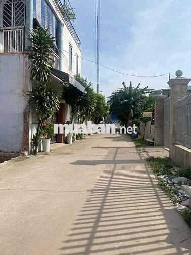 Nhà trệt lầu full nội thất Cao cấp Phú Hòa sát bên trường cấp2 phú hòa