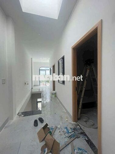 Nhà trệt lầu full nội thất Cao cấp Phú Hòa sát bên trường cấp2 phú hòa