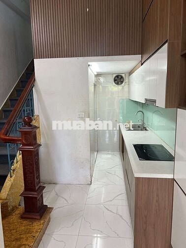 Nhanh Thì Còn Cho Thuê Nhà Ngọc Lâm Long Biên 35m 3 Tầng 2 ngủ Giá 6,5
