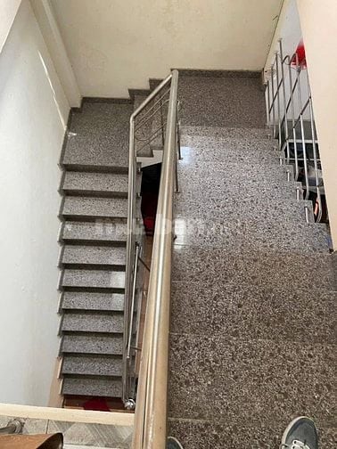 NHÀ KIỆT OTO TÔN DỨC THẮNG 2 TẦNG 4 PHÒNG NGỦ