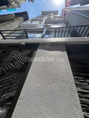 BÁN CHDV 6 TẦNG TẠI ĐÊ LA THÀNH, 9 PKK, DÒNG TIỀN ~ 700 TRIỆU