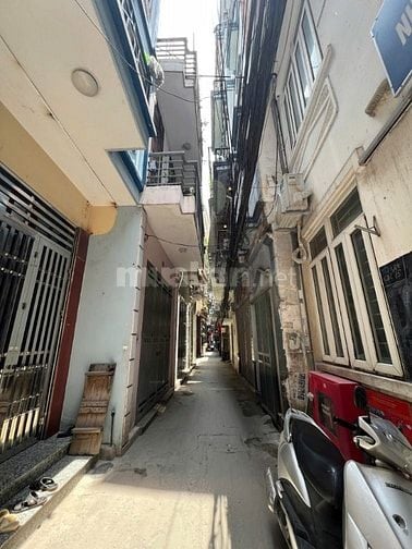 BÁN CHDV 6 TẦNG TẠI ĐÊ LA THÀNH, 9 PKK, DÒNG TIỀN ~ 700 TRIỆU