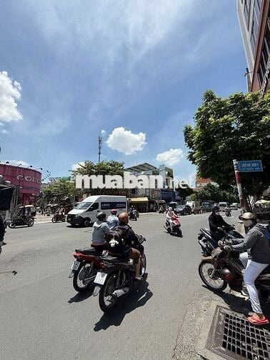Bán miếng đất tiện xây dựng mới hẻm 611 lũy bán Bích ô tô vào tới nhà