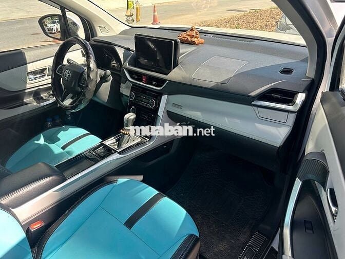 Toyota Veloz Cross 2023 - 11000 km