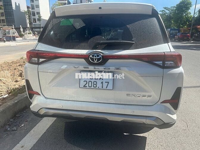 Toyota Veloz Cross 2023 - 11000 km