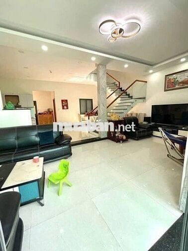 Nhà 3 tầng, 4PN, 5TLĐường XTT Hóc Môn (Bà Điểm, thành phố Hồ Chí Minh)